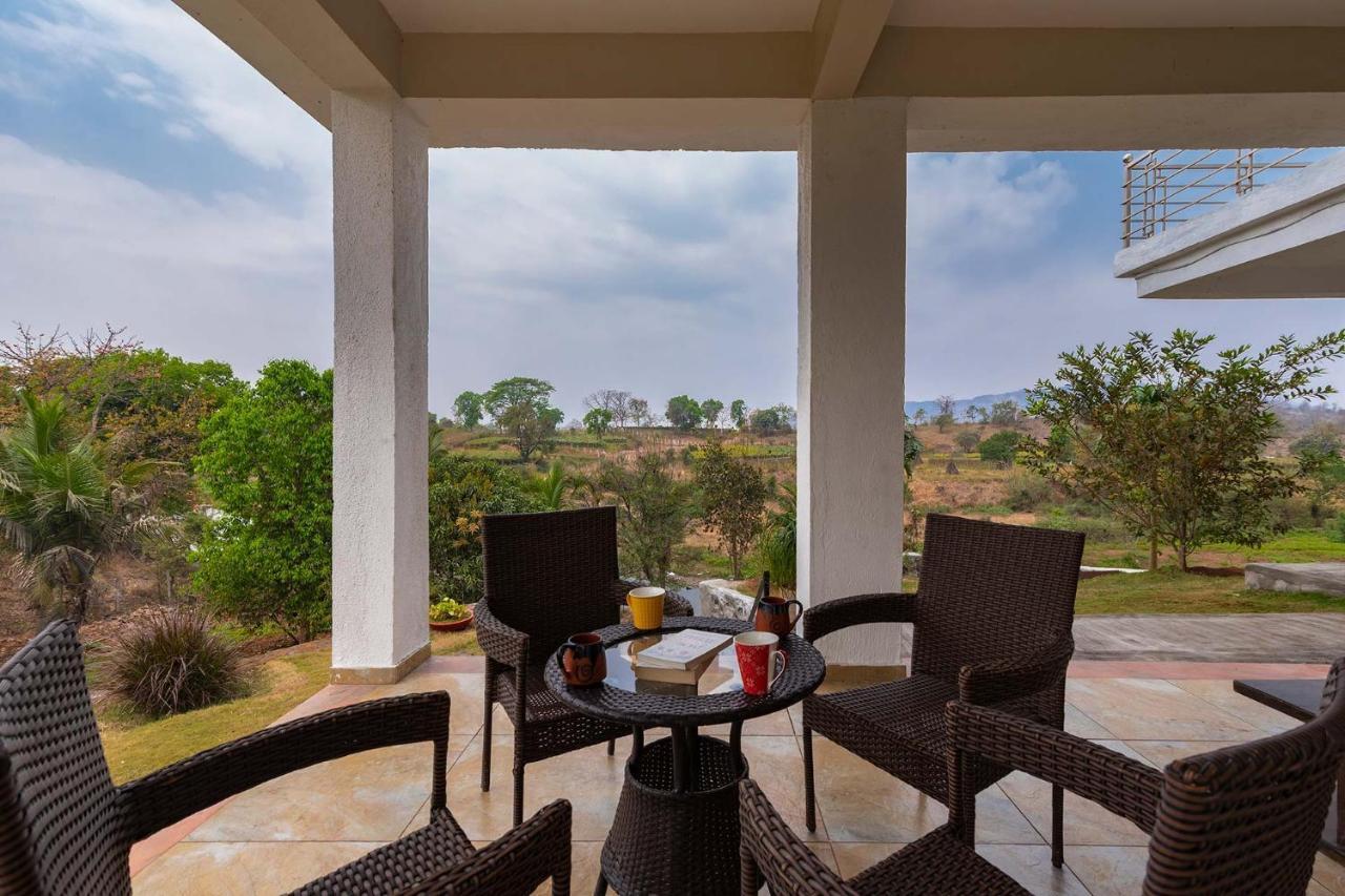 Aqua & Sage By Stayvista - Riverside Villa With Pool & Terrace Karjat Eksteriør bilde