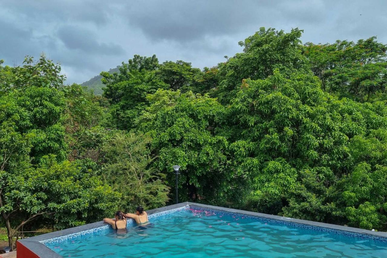 Aqua & Sage By Stayvista - Riverside Villa With Pool & Terrace Karjat Eksteriør bilde